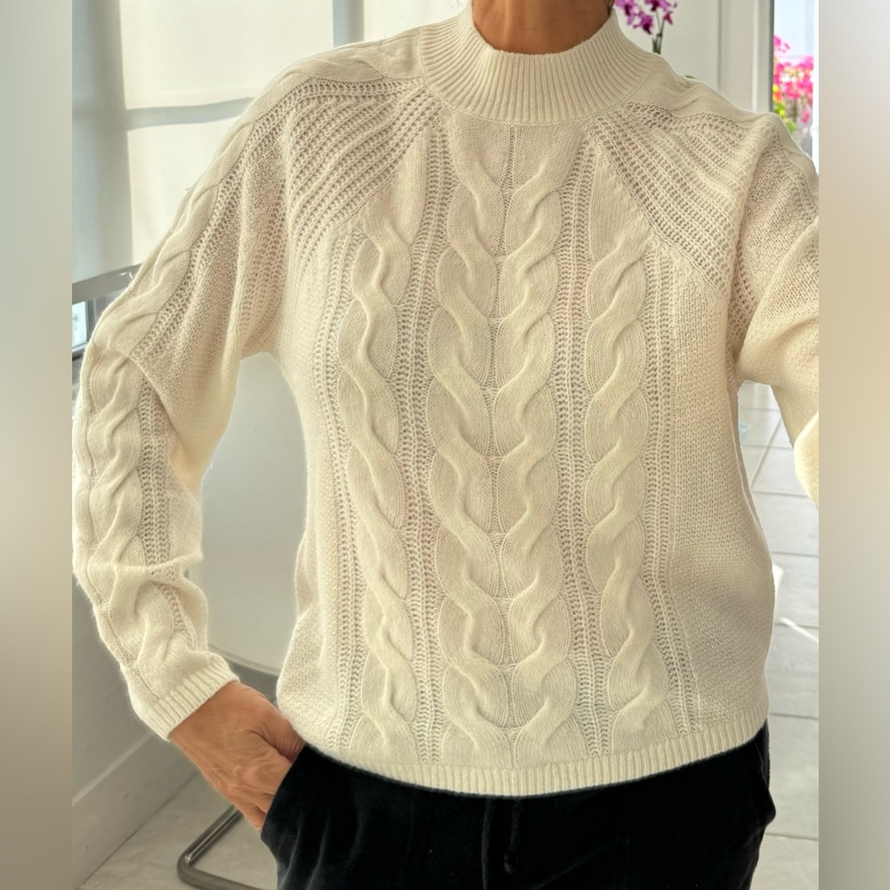Banana Republic ivory white mixed wool sweater, size S